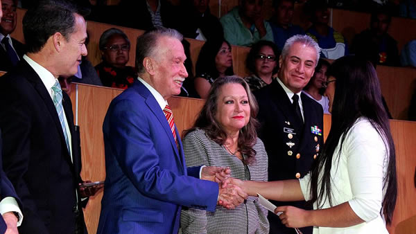 Becas