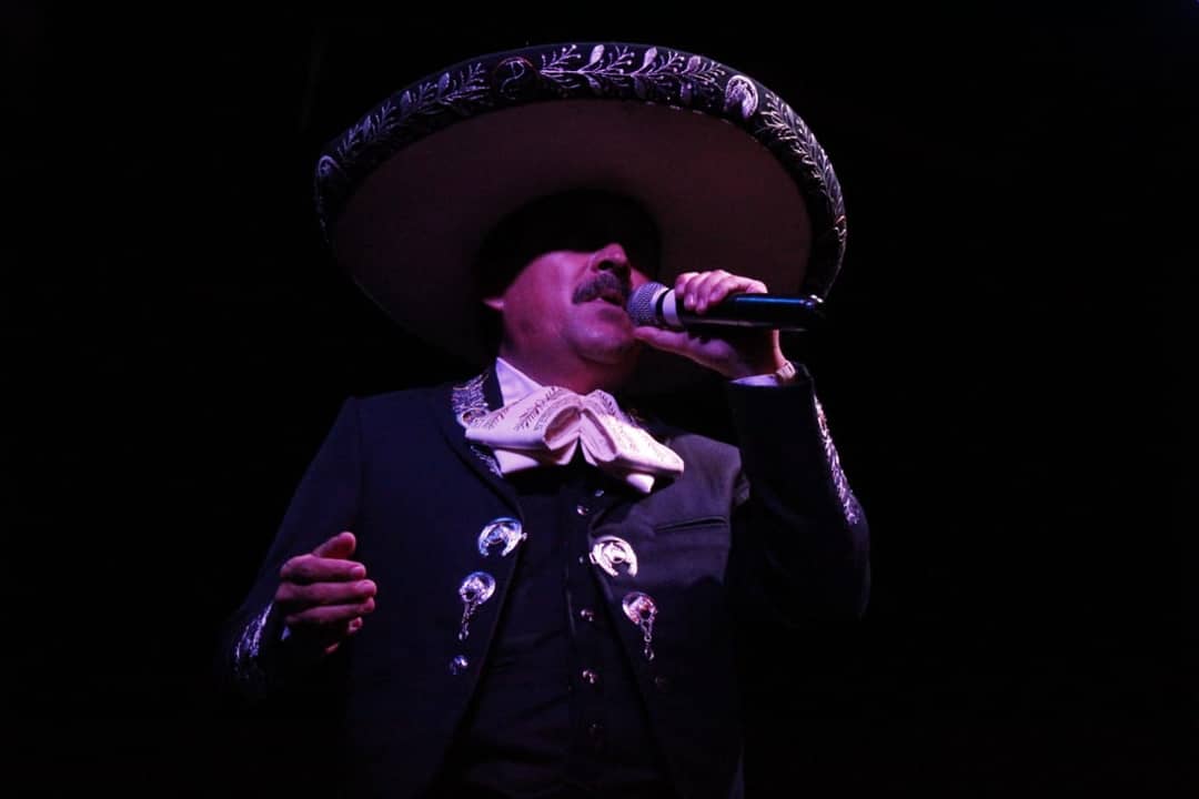 El Cantante de Bolero Ranchero Pedro Jaén platica en “Ecos y aplausos”