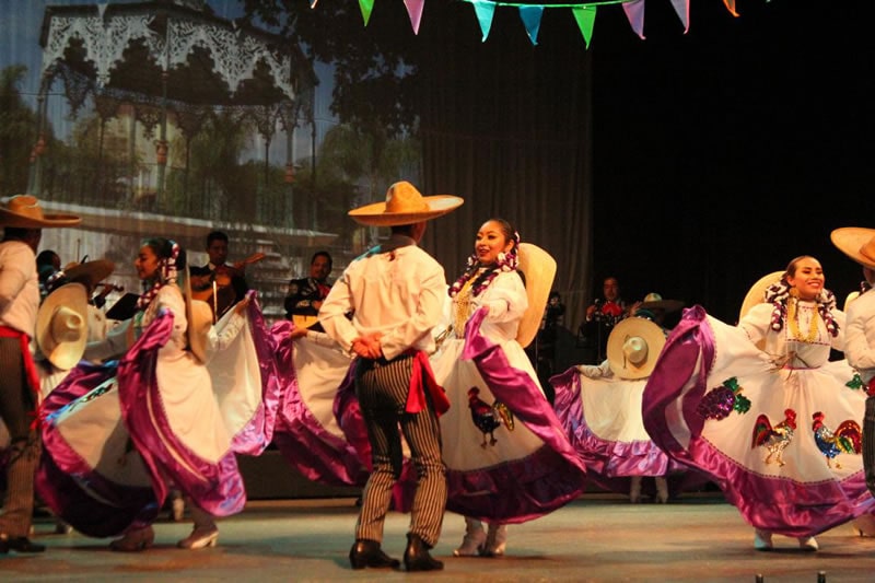 Danza y tradición en los 40 años de Oyohualli