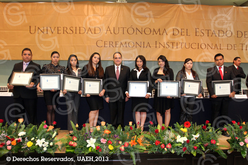 Boletín UAEH desarrolló ceremonia institucional de titulación