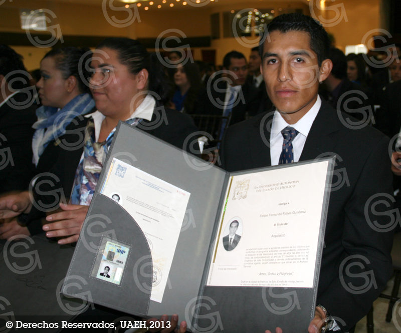 Boletín UAEH desarrolló ceremonia institucional de titulación