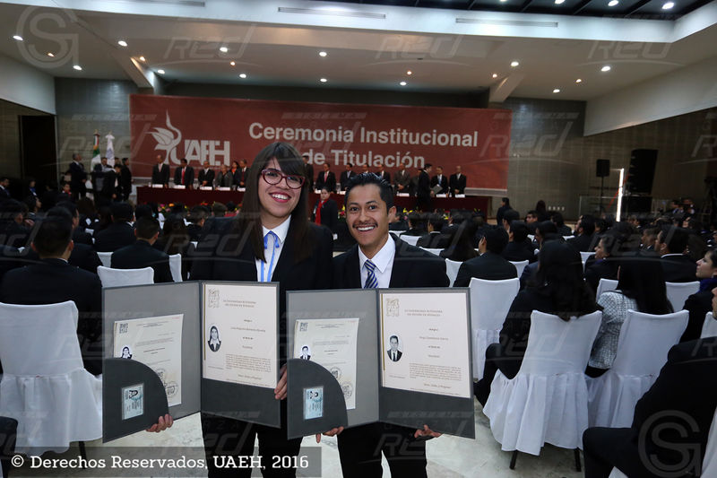 Boletín Entrega UAEH títulos a 568 graduados de licenciatura y posgrado