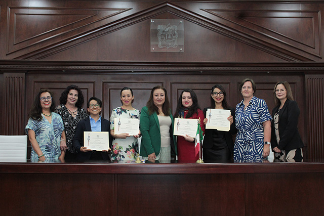 UAEH reconoce el desempeño académico de más de 780 docentes Garza