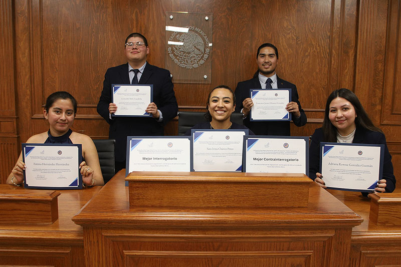 Triunfan estudiantes de UAEH en concursos legales de talla internacional